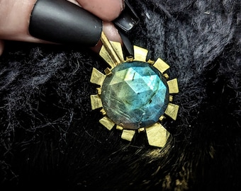 HYPERDRIVE Labradorite Brass Pendant