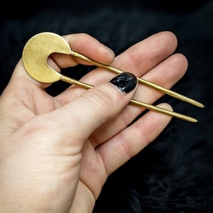DUSK Hair-Fork / Brass gold ciricle minimalist hair stick hair pin bun holder for men and women