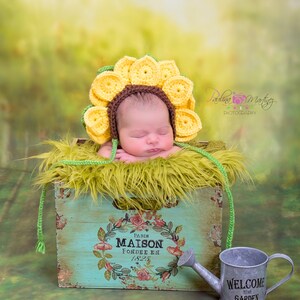 Crochet Sunflower Bonnet Newborn to 6-12 Months Photo Prop image 2