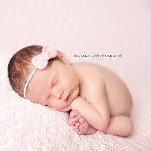 Crochet bow on skinny elastic-pastel pink- newborn to adult
