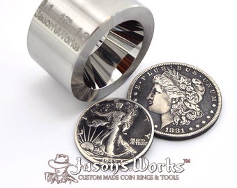 Una matriz universal plegable/reductora de acero inoxidable endurecido de 1,1" x 1,2" a 17 grados.