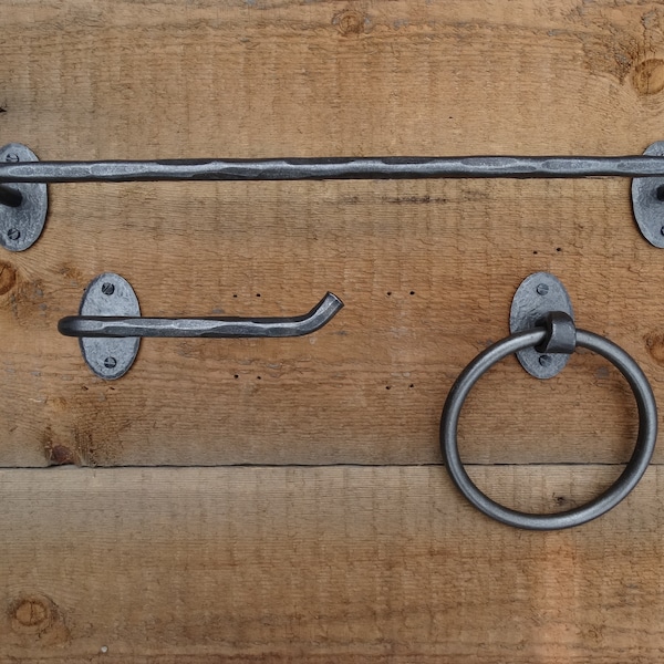 Hammered Iron Bath Hardware