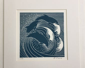 3頭のイルカが跳躍するリノカット版画 - Etsy 日本