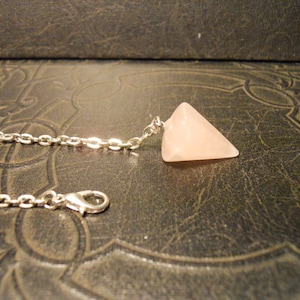 Pink Rose Quartz Point Divination Dowsing Pendulum Necklace Fortune Teller