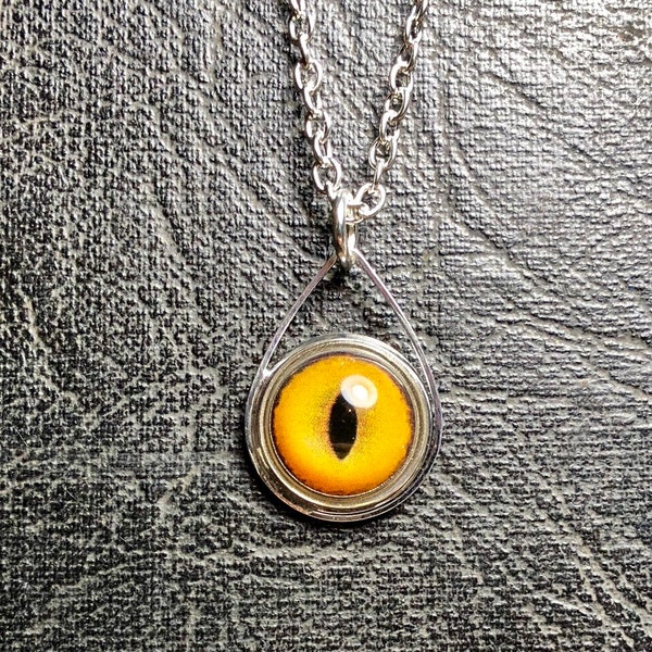 Tiny Teardrop Bobcat Cats Eye Taxidermy Acrylic Eye Necklace Taxidermist Whites Kitty Kitten Petite Eyeball Open Drip Silvertone Bezel