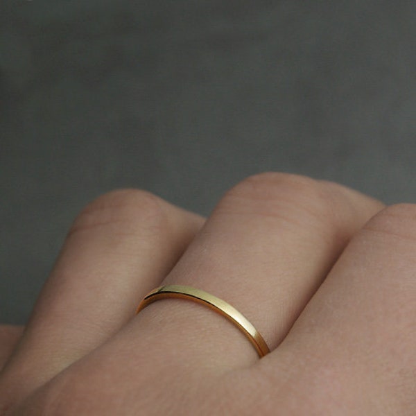 585 Gelbgold-Ring • 1 mm Breite • Stapelring • handgefertigt