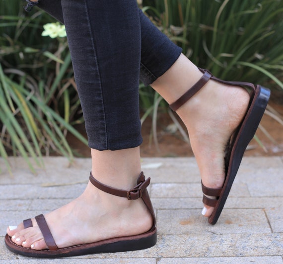 MARDI GRAS Brown Leather Single toed Slip on for Women, Fashion Sandal,  Flat Sleeper, Ethnic Strap Flat Sandals For Women, Ladies & Girls, Size-36  : Amazon.in: Fashion