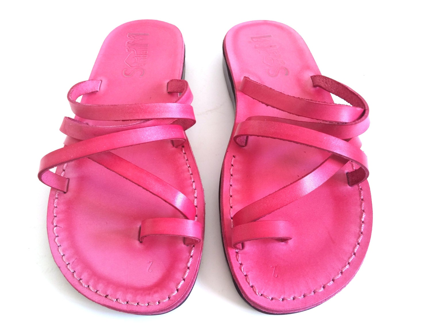 Pink leather shop flip flops