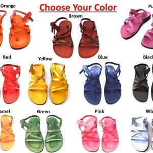 Peut inclure: Une s&eacute;lection de sandales en cuir dans diff&eacute;rentes couleurs, notamment orange, rouge, jaune, marron, bleu, noir, caramel, vert, rose et blanc. Choisissez votre couleur.