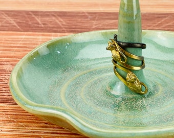 Ring Stand (Green Glaze)