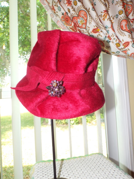 Ladies Red French Hat With Brooch