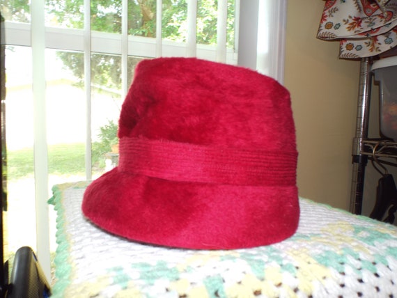 Ladies Red French Hat With Brooch - image 5