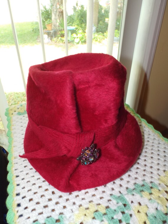 Ladies Red French Hat With Brooch - image 4