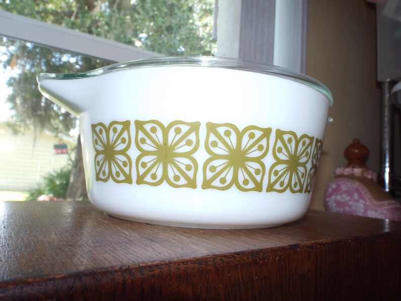 Retro Pyrex Large 60s Pyrex Casserole Avocado Verde Square Autumn Floral Pattern