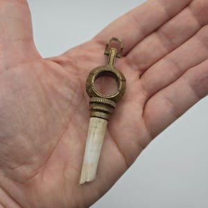 Replica del ciondolo d&#39;osso - Ispirato a Dishonored