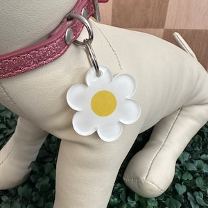 Dog tag Daisy Key Chain Pet tag Pet Id Tag Personalized Pet/Dog tag - Custom Pet ID Tag - Pet Accessories - Dog Collar Tag