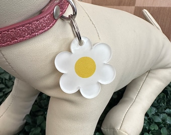 Dog tag Daisy Key Chain Pet tag Pet Id Tag Personalized Pet/Dog tag - Custom Pet ID Tag - Pet Accessories - Dog Collar Tag