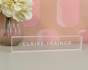 Custom Acrylic Desk Name Plate: Personalized Office Decor