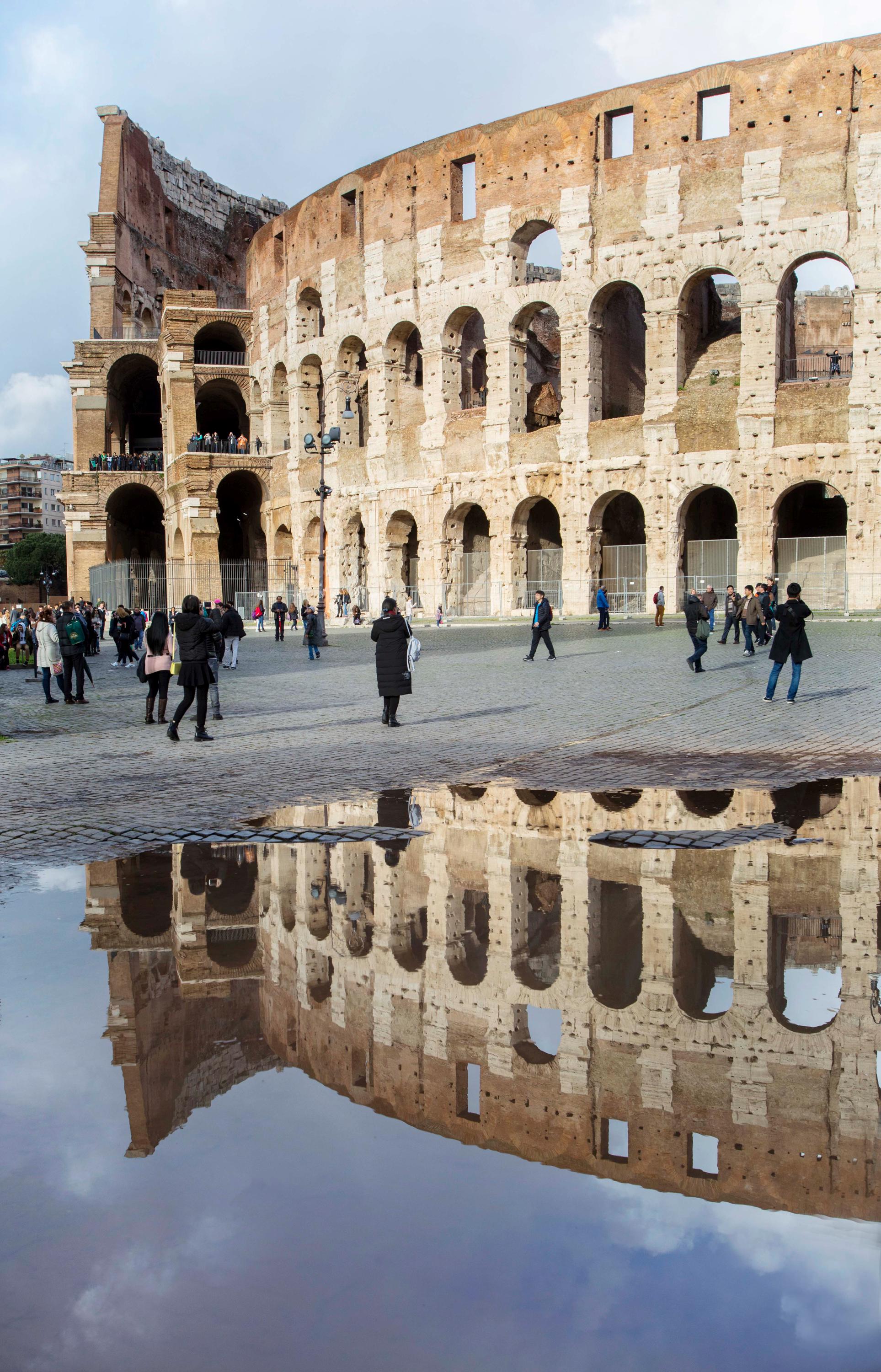 Fotografía de Italia, Coliseo Romano, Arte mural italiano, Impresión de  Roma, Ruinas antiguas, Arte romano, Arquitectura, Reflexiones, Día lluvioso, image size:1927x3000