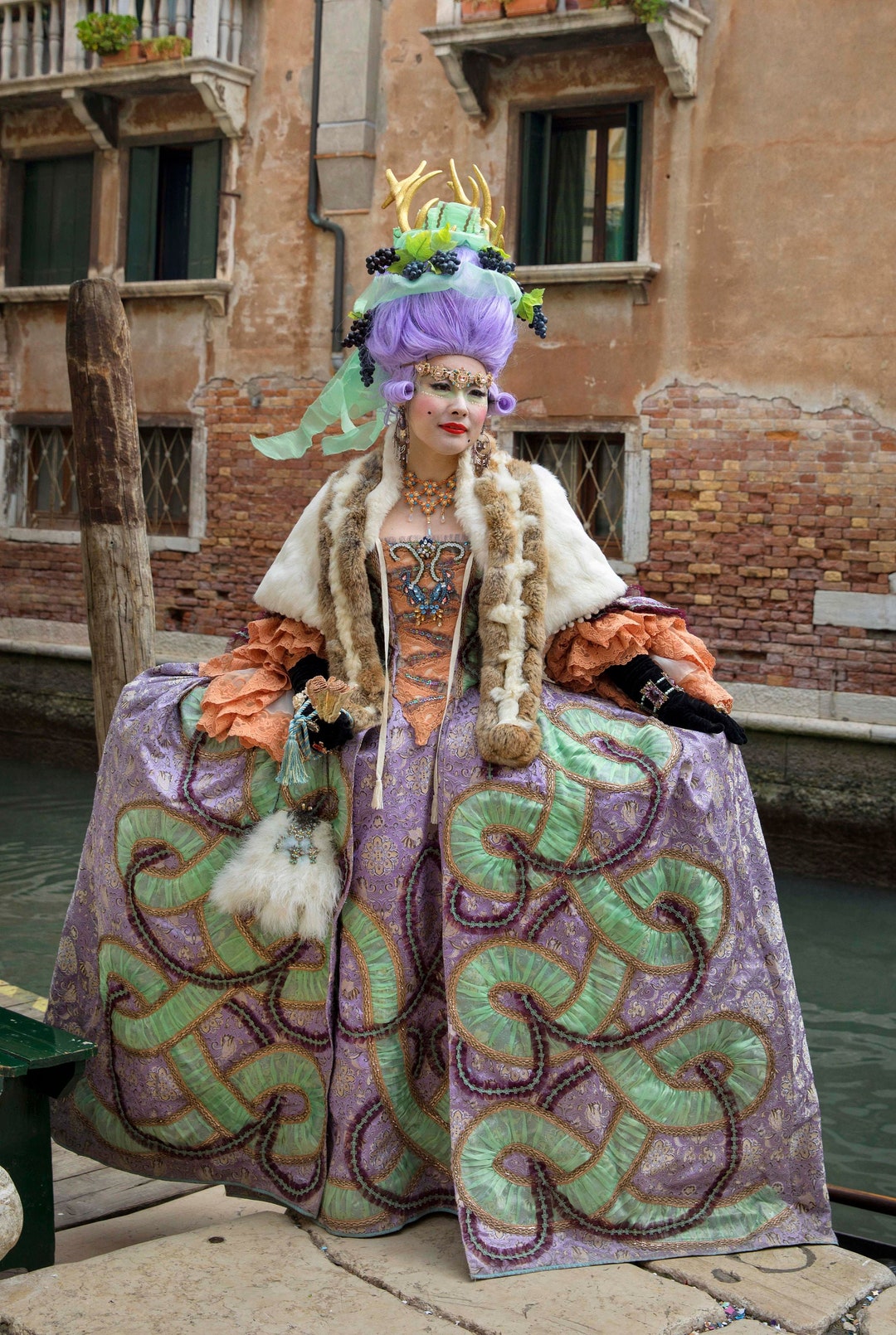Venise Carnaval Fête Masque Plume Rubans À Pois Affiche Photo Toile De Fond  Photographie Fond Photocall Photo Studio 150 * 210 Cm : : Cuisine  et Maison