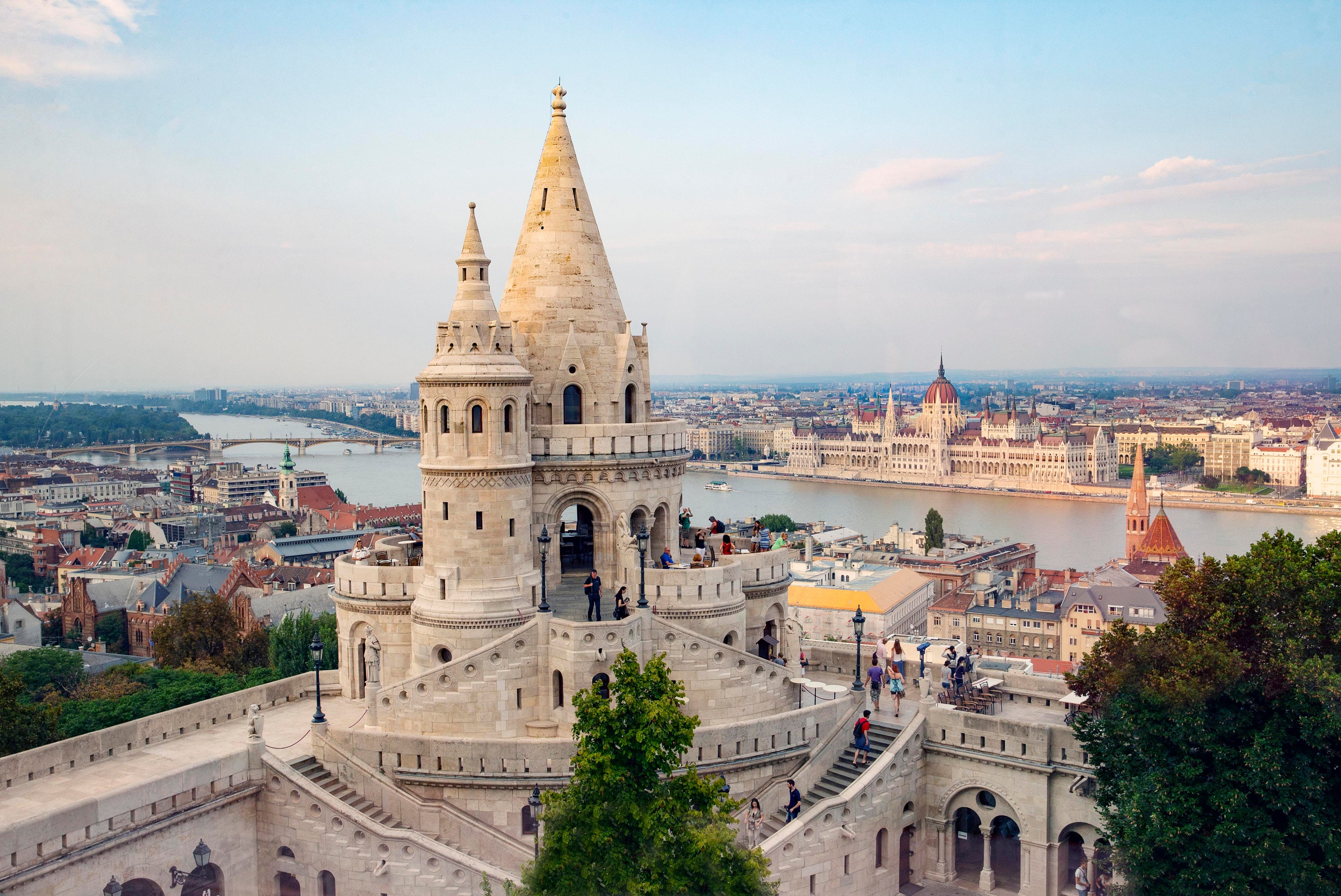 Photo de Budapest, Hongrie, Bastion des pêcheurs, Architecture, Décoration  murale de Budapest, Art mural, Sculpture, Palais du Parlement - Etsy Canada