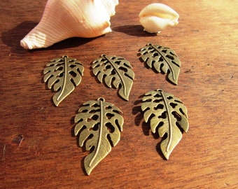 LAST ONE!! 19pcs  leaf pendant, leaf charms, Necklace charms, silver charms, bronze pendant, pendant necklace, jewelry findings