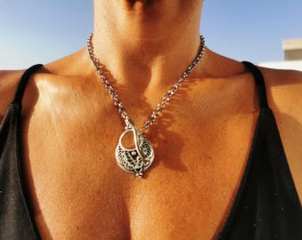 Collar de cadena gruesa de plata con dije llamativo • Collares con colgante para mujer