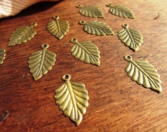 LAST ONE!! 100pcs  leaf pendant, leaf charms, Necklace charms, silver charms, bronze pendant, pendant necklace, jewelry findings