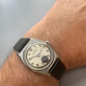 MENS WWII PIERCE "Parashock" Military Field Watch Swiss 17 Jewels | View Full Item Details