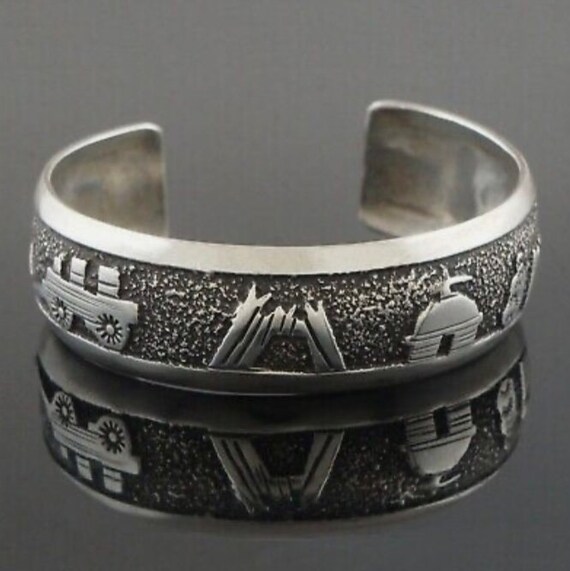 Remarkable Vintage Native American Jewelry Navajo Turquoise Coral Sterling Silver Will Singer Bracelet Remarkable Vintage Native American Jewelry Navajo Turquoise Coral Sterling Silver Will Singer Bracelet