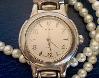 LADIES TERNER WATCH Vintage Silvery Case White Dial, Original Band, Click & Read Item Details