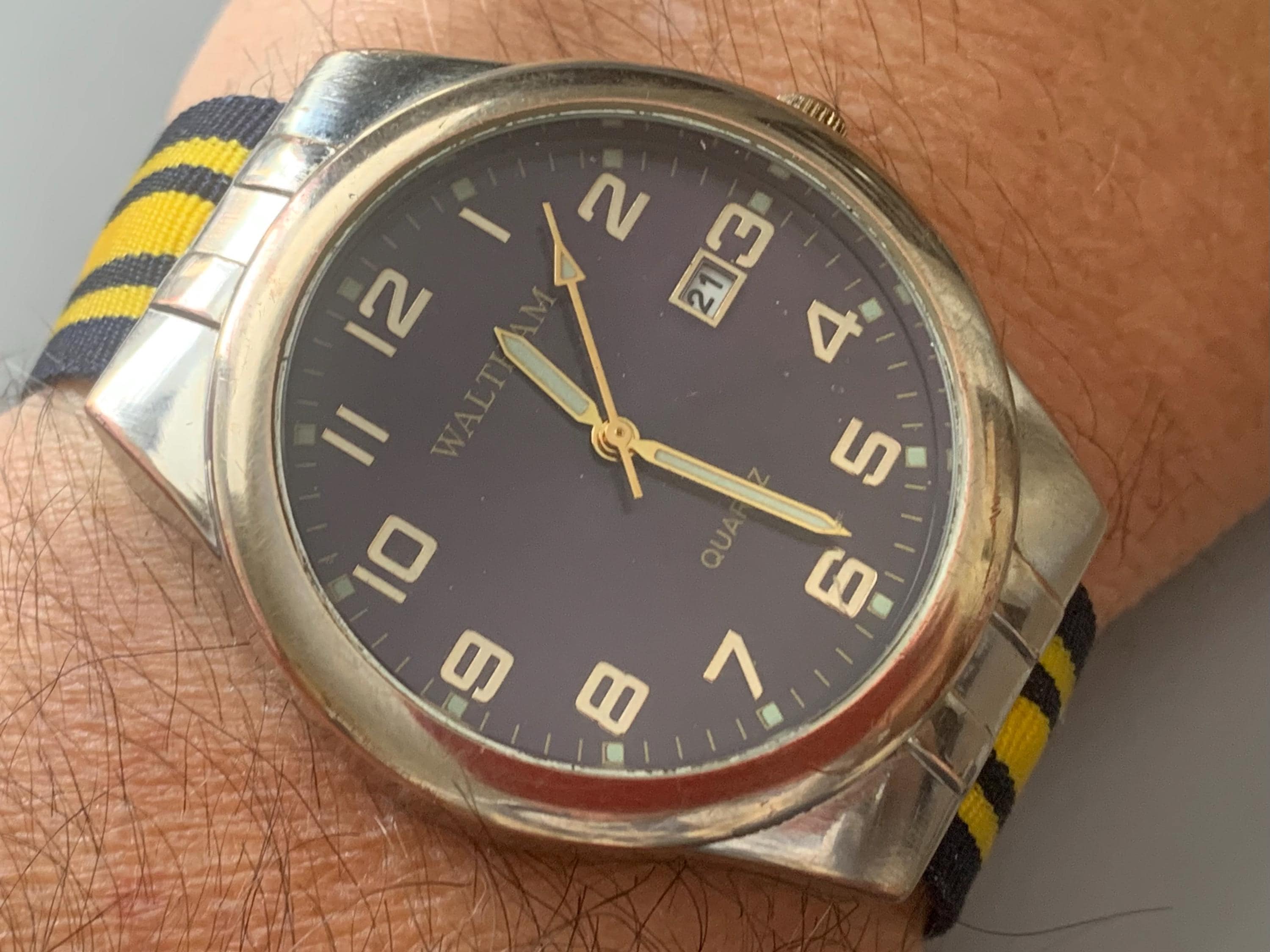 MENS VINTAGE Waltham Purple Dial Watch, Date Window Preowned View