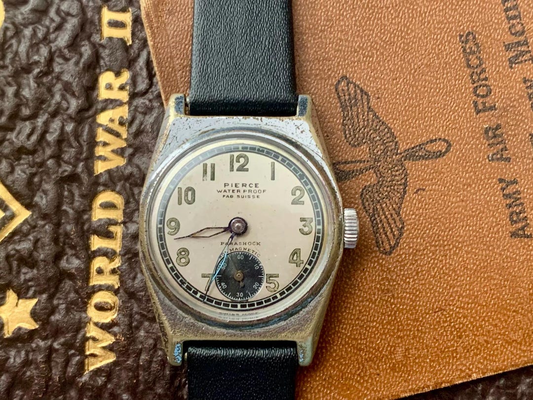 Mens Vintage Pierce Parashock Military Watch: Swiss WWII 17 Jewels