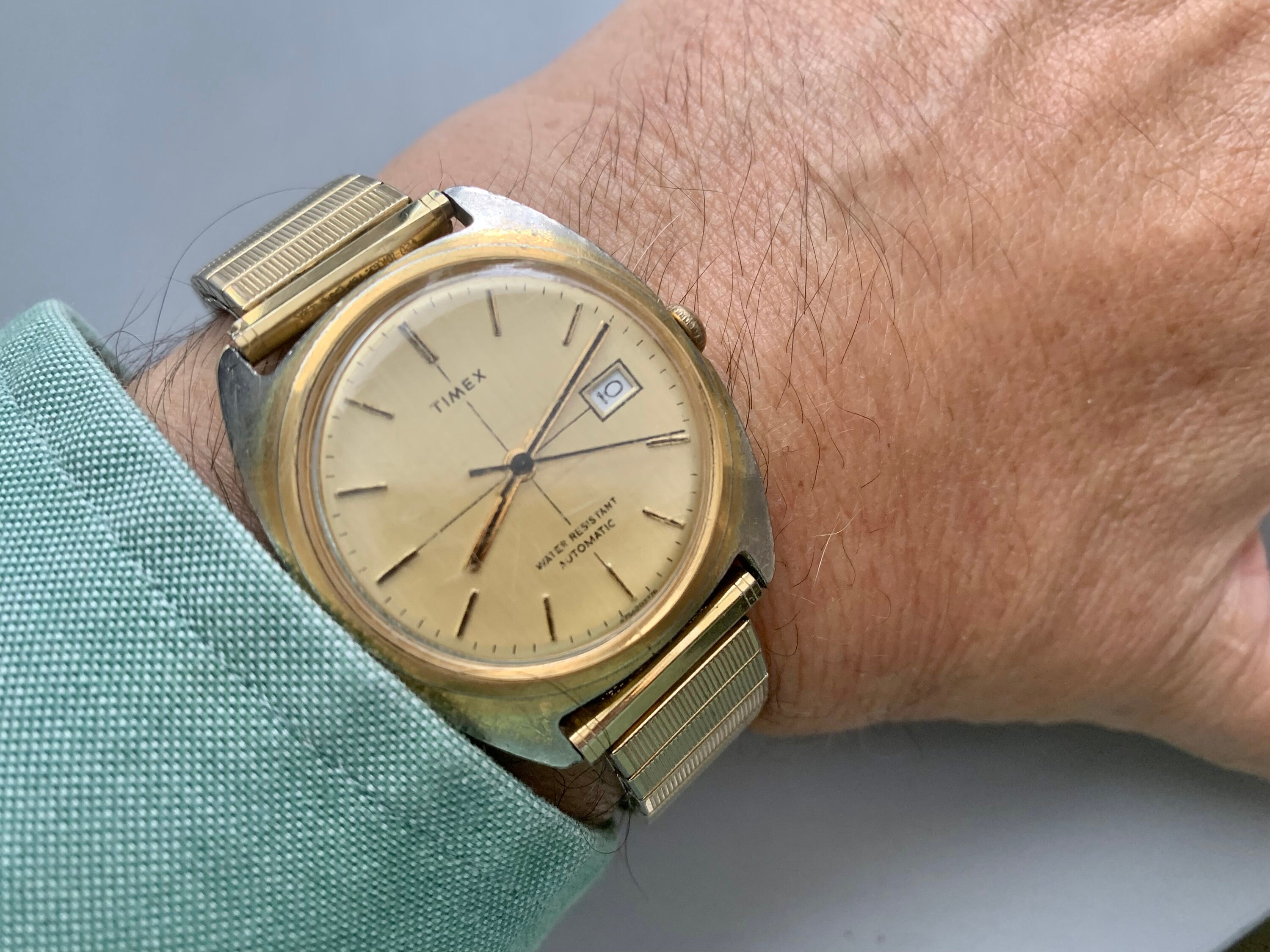 Servicing top vintage timex