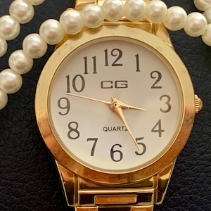 Chic CG Womens Watch Gold Tone | Quartz Battery Movement | Retro Style | Runs Well | Easy to Read | c 1990s. See Item Details