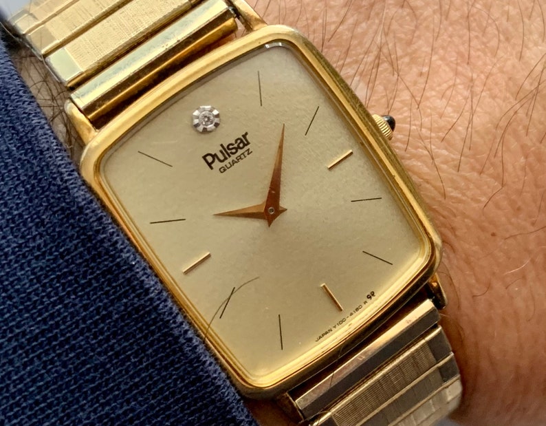 Pure Perfection PULSAR Mens Vintage Gold Plated Rectangular Watch, Quartz Ultra Slim Watch, Golden Dial, See Item Details image 2