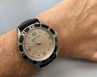 MENS ART DECO Gruen Watch: Black Bezel, Roman Numerals, Click