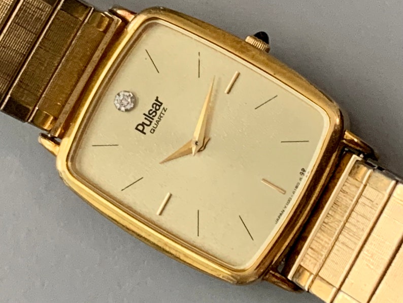 Pure Perfection PULSAR Mens Vintage Gold Plated Rectangular Watch, Quartz Ultra Slim Watch, Golden Dial, See Item Details image 4