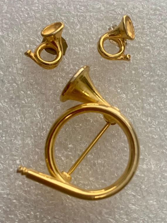 Golden French Horn Fox Hunting Horn Pin Brooch and Earrings Vintage | View Full Item Details
