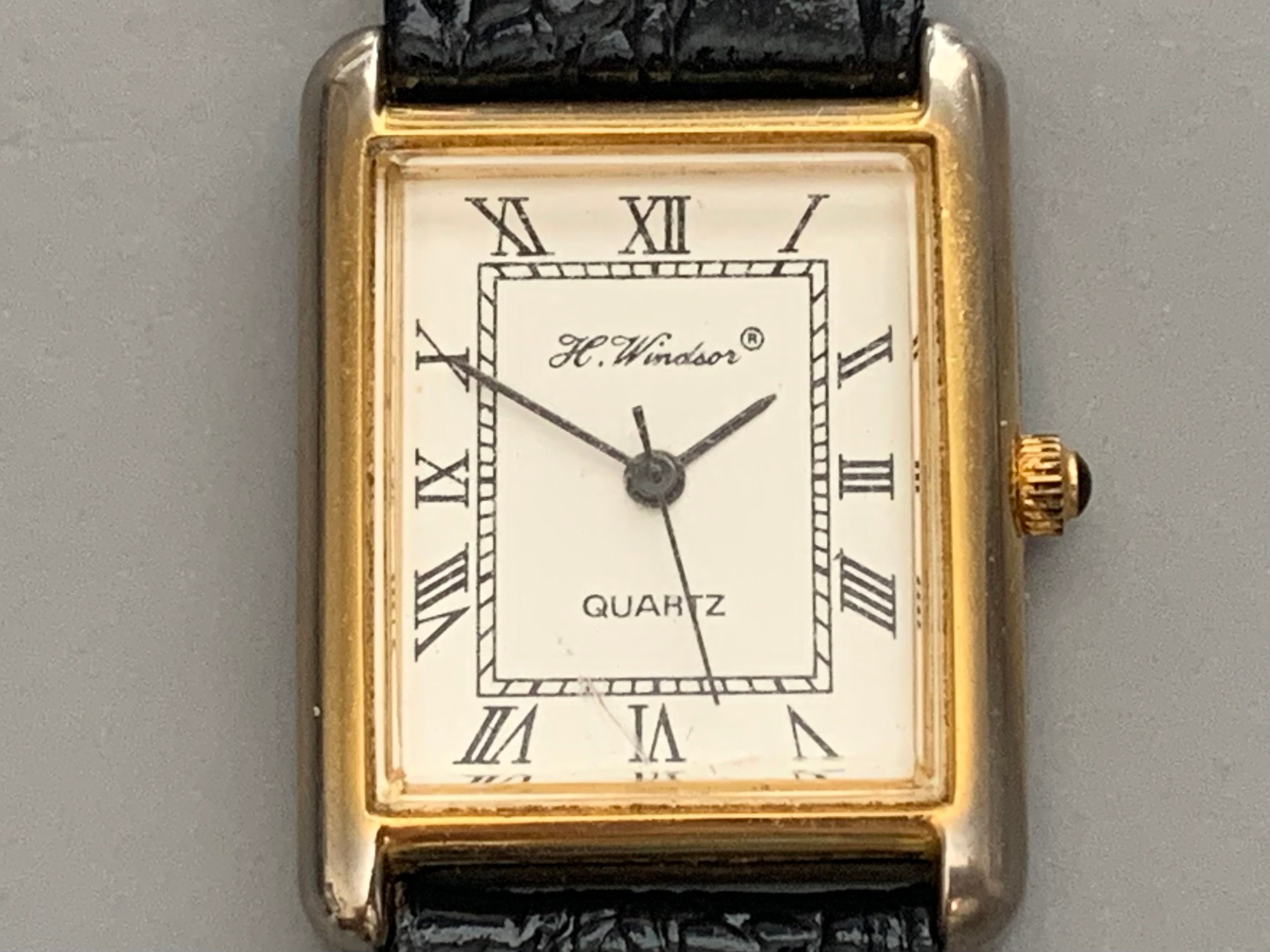 H Windsor Classic Design MENS Vintage Watch, Roman Numerals  display picture 3