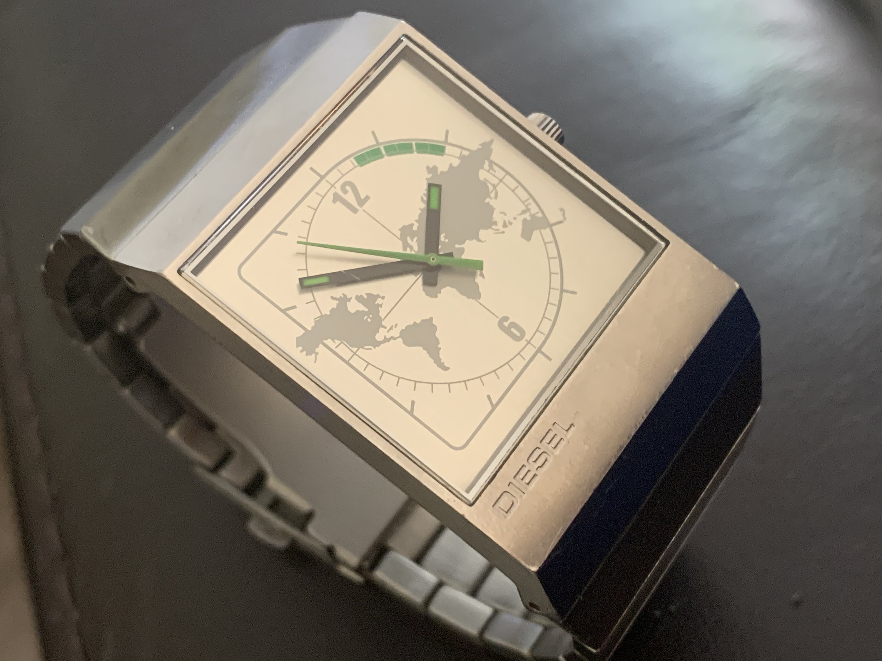 レア DIESEL DZ-1506 世界地図の文字盤 アナログ腕時計 Mens Diesel 