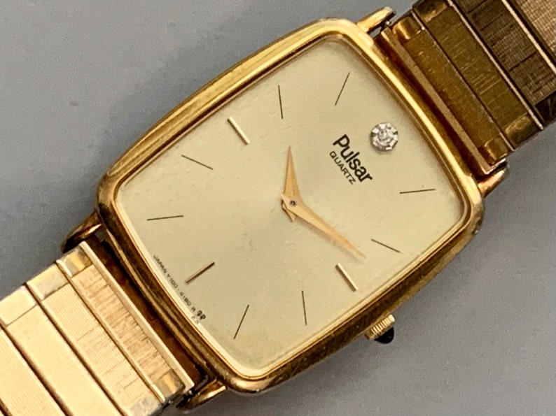 Pure Perfection PULSAR Mens Vintage Gold Plated Rectangular Watch, Quartz Ultra Slim Watch, Golden Dial, See Item Details image 3