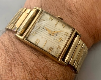 Vintage Elgin Art Deco Watch: 10K Rolled Gold Pinstripe, 19 Jewels