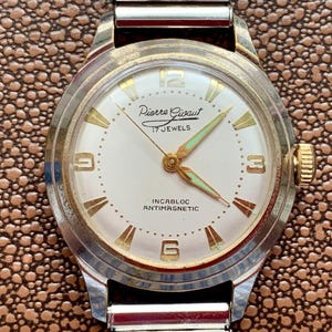 Mens Vintage Pierre Givaut Swiss Watch: 17 Jewels, Incabloc, Sweep Second Hand