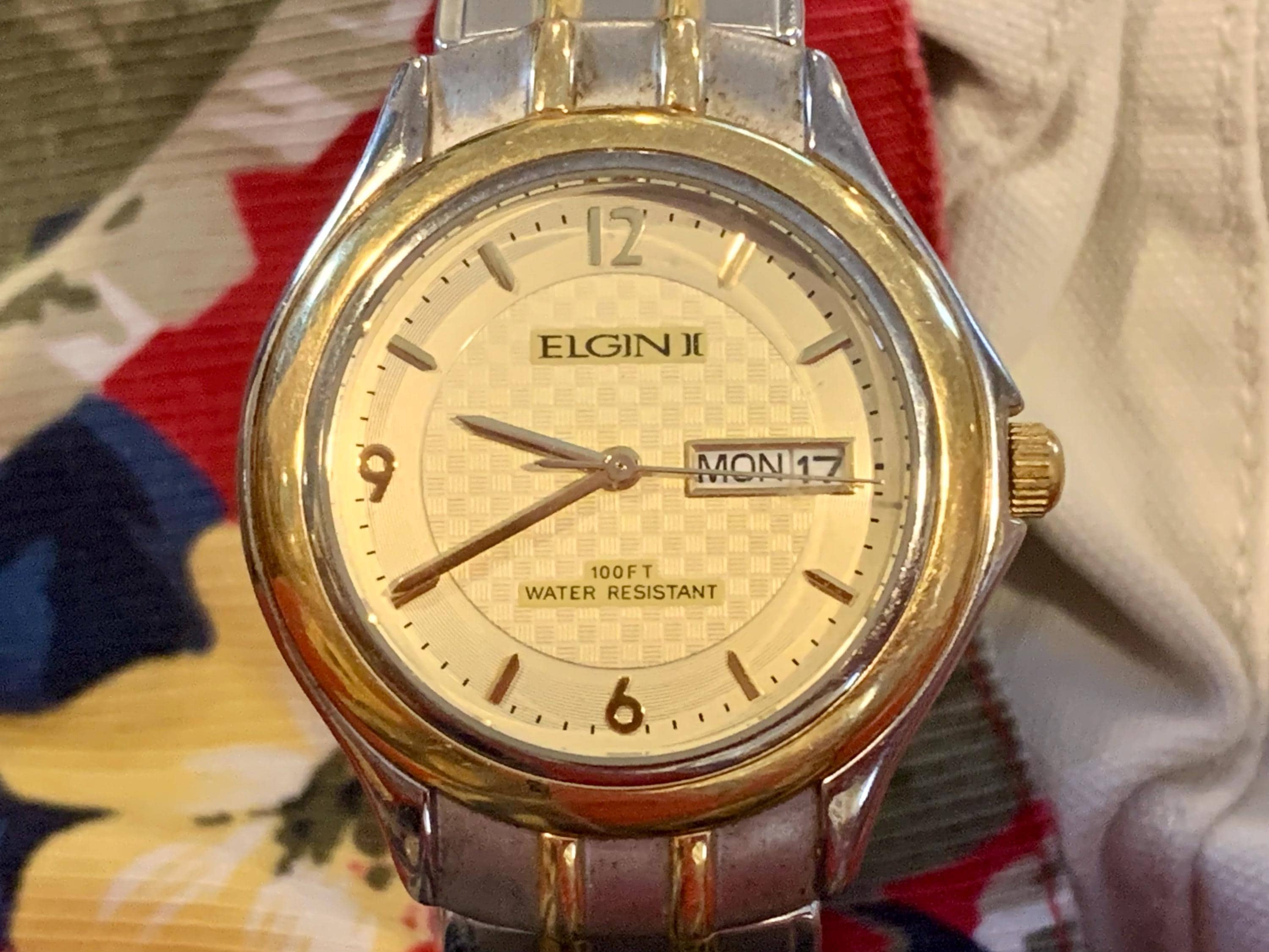 ELGIN 腕時計 Elgin II Two Tone Textured Dial Day Date Vintage Quartz Watch