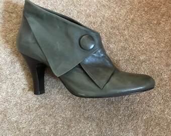 Faith Olive green Leather boots