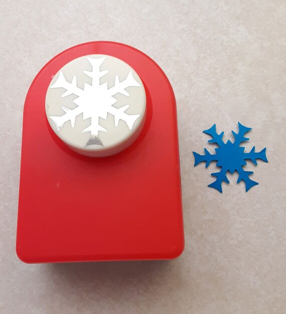 Snowflake Hole Punch, Make Your Own Winter Snow Confetti With This Handheld Hole  Punch, Great for Scrapbooks, Card Making, and Parties 