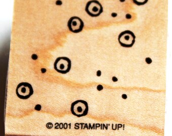 Punkte und Kreise mit Punkten in der Mitte Hintergrundstempel von Stampin Up im Ruhestand