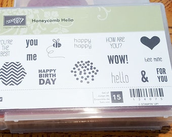 Le jeu d'estampes en caoutchouc transparent Honeycomb Hello n'est plus disponible chez Stampin Up