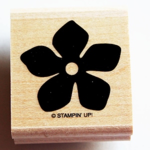 Five Petal Flower Rubber Stamp retiré de Stampin Up